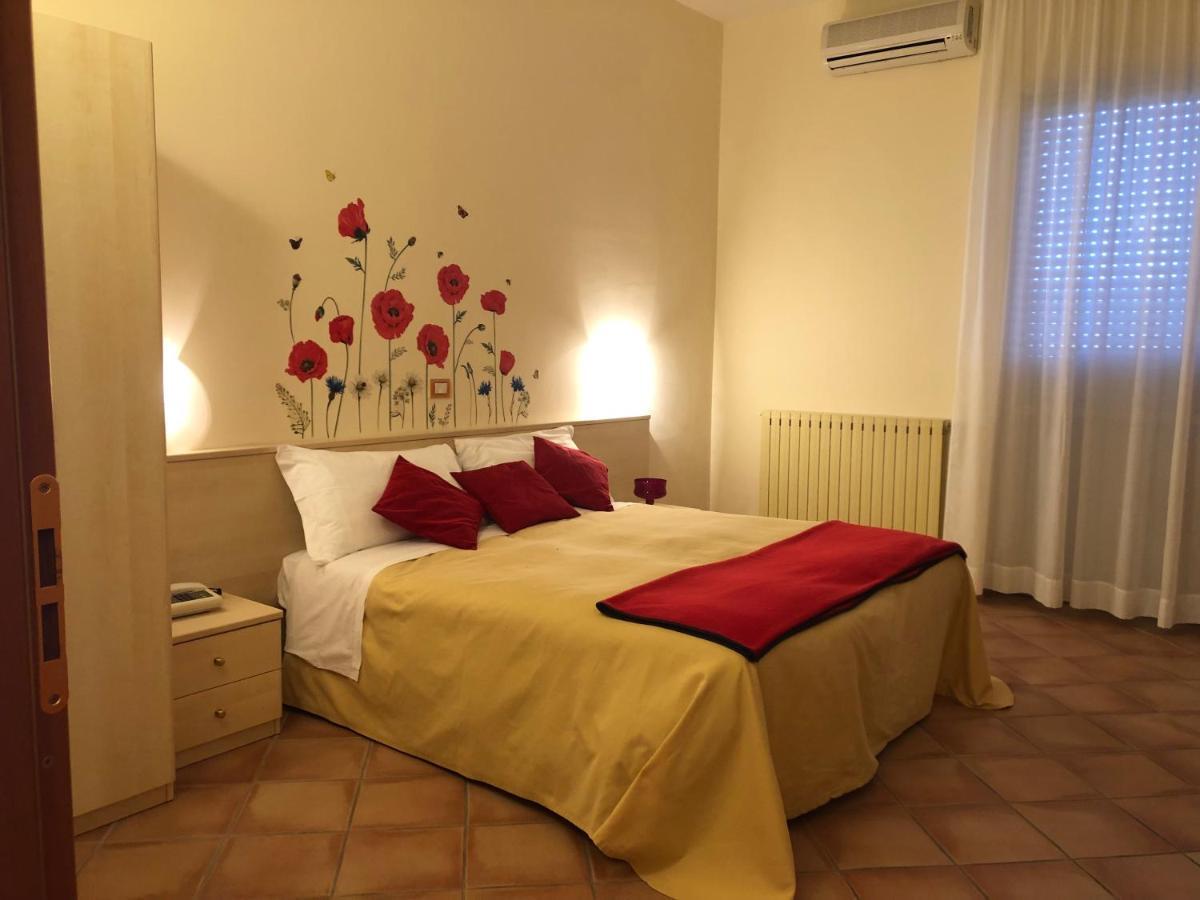 Hotel Di Rocco Лорето Апрутино Екстериор снимка