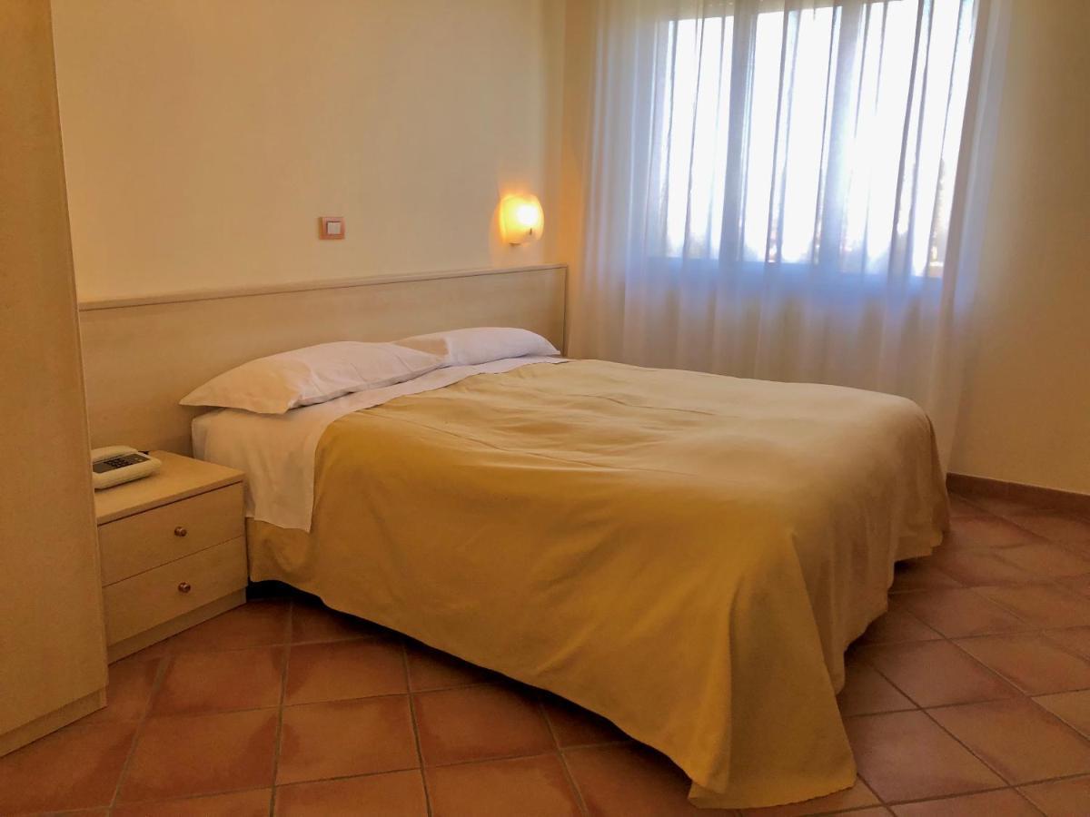 Hotel Di Rocco Лорето Апрутино Екстериор снимка
