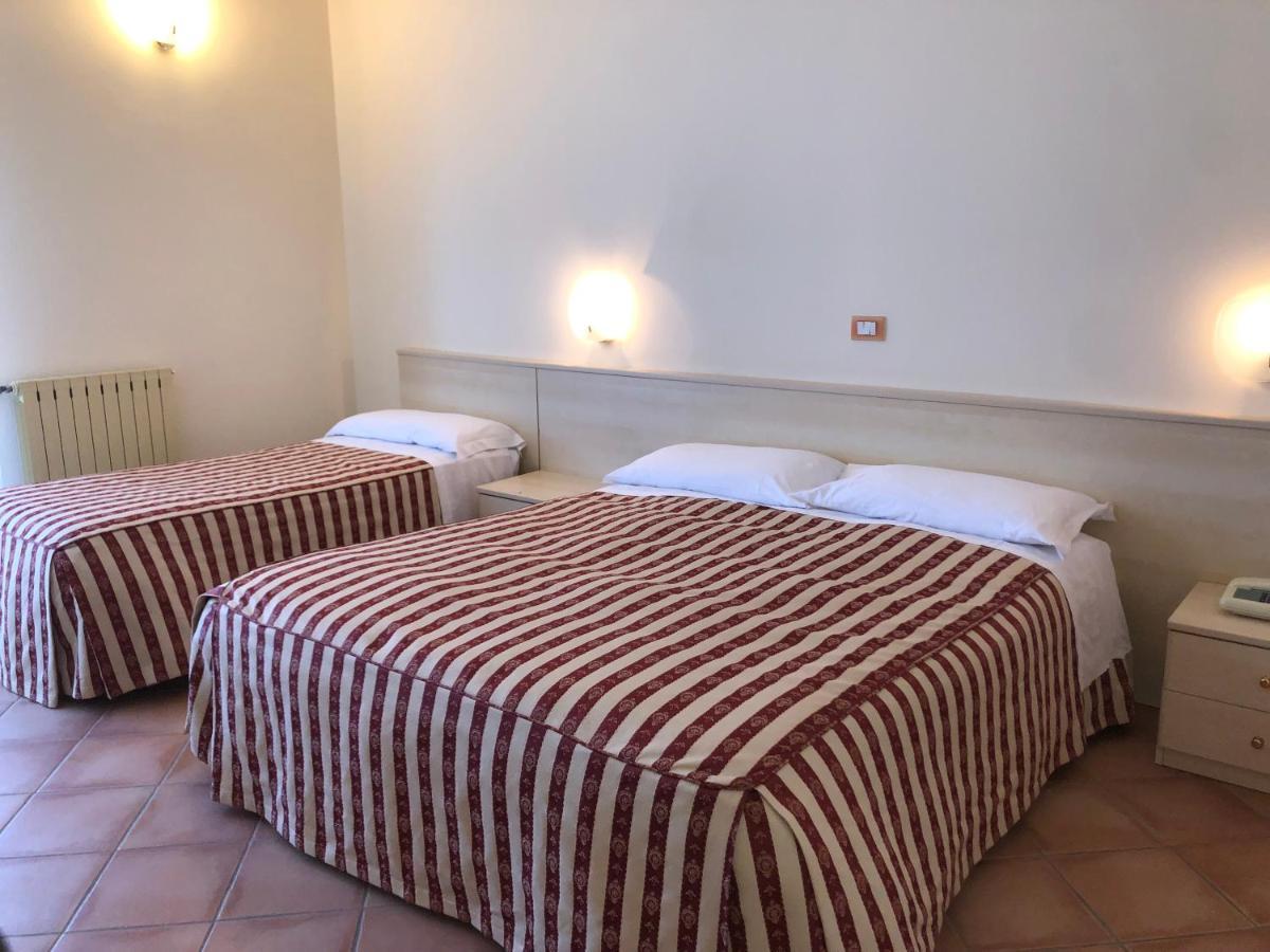Hotel Di Rocco Лорето Апрутино Екстериор снимка