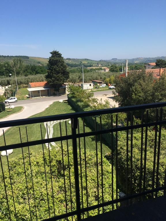 Hotel Di Rocco Лорето Апрутино Екстериор снимка