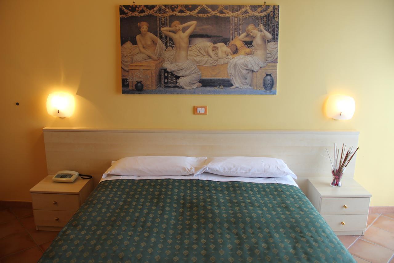 Hotel Di Rocco Лорето Апрутино Екстериор снимка