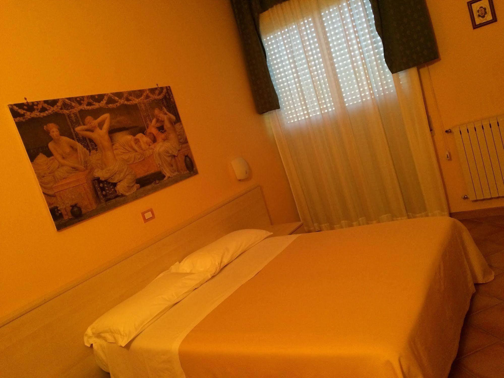Hotel Di Rocco Лорето Апрутино Екстериор снимка