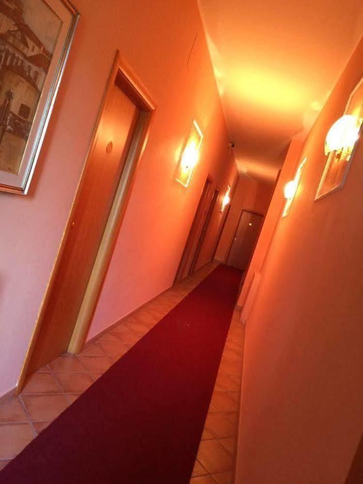 Hotel Di Rocco Лорето Апрутино Екстериор снимка